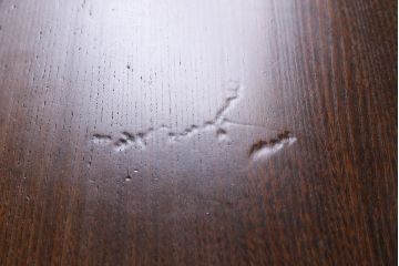 アンティーク家具　古材リメイク　欅(ケヤキ)材一枚板　鉄脚テーブル(サイドテーブル、カフェテーブル)(R-044682)