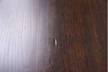 アンティーク家具　古材リメイク　欅(ケヤキ)材一枚板　鉄脚テーブル(サイドテーブル、カフェテーブル)(R-044682)