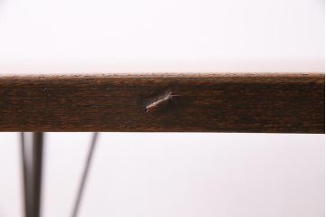 アンティーク家具　古材リメイク　欅(ケヤキ)材一枚板　鉄脚テーブル(サイドテーブル、カフェテーブル)(R-044682)