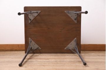 アンティーク家具　古材リメイク　欅(ケヤキ)材一枚板　鉄脚テーブル(サイドテーブル、カフェテーブル)(R-044682)