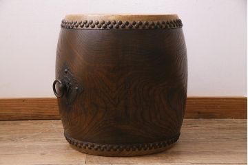 明治大正期　欅(ケヤキ)材　古い刳り貫き和太鼓　台付き(くり貫き長胴太鼓、和楽器)(R-044683)