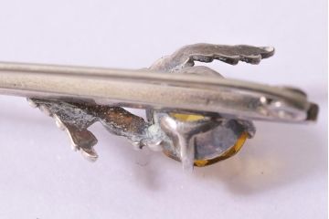 ヴィンテージアクセサリー　イギリス　シルバー　花のようなイエローのストーンが付いたビンテージブローチ(R-044690)