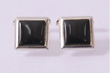 ヴィンテージアクセサリー　イギリス　オニキスカフスリンクス(カフスボタン、ビンテージ)(R-044694)