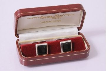 ヴィンテージアクセサリー　イギリス　オニキスカフスリンクス(カフスボタン、ビンテージ)(R-044694)