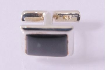 ヴィンテージアクセサリー　イギリス　オニキスカフスリンクス(カフスボタン、ビンテージ)(R-044694)
