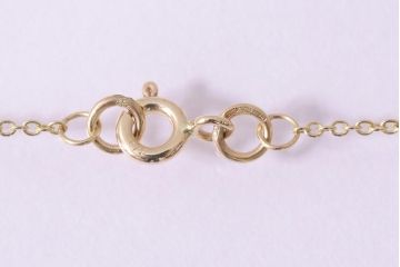 ヴィンテージアクセサリー　イギリス　ティーポットチャーム　ゴールドペンダント　ネックレス(ペンダントトップ、ビンテージ)(R-044696)