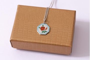 ヴィンテージアクセサリー　イギリス　Thomas.L.Mott　シルバー　JUNE ROSE　バラのペンダント　ネックレス(薔薇、チャーム、ペンダントトップ、ビンテージ)(R-044697)