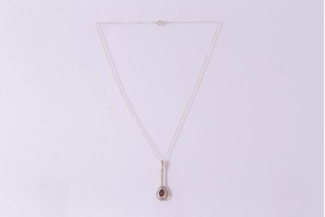 ヴィンテージアクセサリー　イギリス　9K　ダイアモンド・ガーネット　ゴールドペンダント　ビンテージネックレス(R-044698)