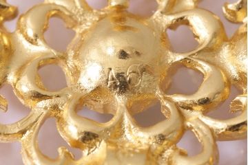 ヴィンテージアクセサリー　フランス　イヴ・サンローラン(YSL)　カットガラス・ラインストーン・クリスタル　ゴールドペンダント(ネックレス、ビンテージ)(R-044699)