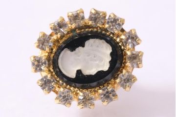 ヴィンテージアクセサリー　イギリス　クラシカルで華やかなビンテージピアス(R-044706)