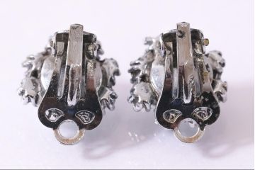 ヴィンテージアクセサリー　イギリス　ターコイズ風のブルーのビンテージイヤリング(R-044710)
