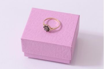 ヴィンテージアクセサリー　イギリス　ゴールド9K　濃青サファイア　フラワーモチーフのリング(指輪、ビンテージ)(R-044712)