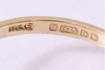 ヴィンテージアクセサリー　イギリス　ゴールド9K　濃青サファイア　フラワーモチーフのリング(指輪、ビンテージ)(R-044712)