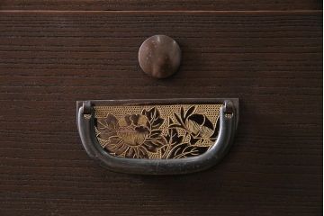 中古　引き戸リメイク　丸窓・組子デザイン　和モダンな加茂総桐箪笥(総桐たんす、衣装箪笥、戸棚、和タンス)(定価約80万円)(R-044714)