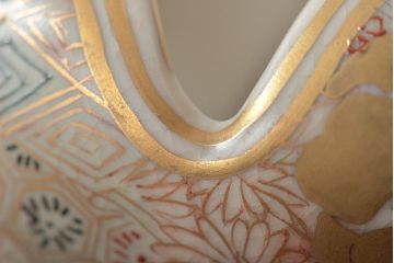 薩摩焼　色絵金襴手耳付花瓶(三つ葉葵紋壺、花器)(R-044717)