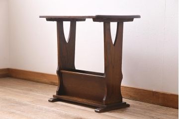 アンティーク家具　昭和中期　ナラ材　マガジンラック付きが嬉しいサイドテーブル(マガジン卓)(R-044721)