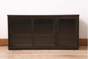 アンティーク家具　昭和中期　タモ材　モールガラス入り　レトロな雰囲気たっぷりのガラス戸棚(収納棚、テレビ台、テレビボード)(R-044723)