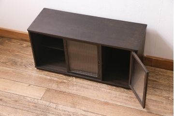 アンティーク家具　昭和中期　タモ材　モールガラス入り　レトロな雰囲気たっぷりのガラス戸棚(収納棚、テレビ台、テレビボード)(R-044723)