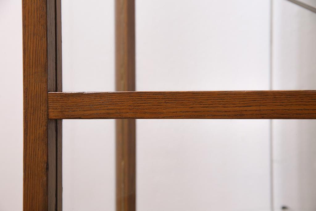 レトロ家具　ナラ材　ナチュラルスタイルのお部屋にも合うガラスケース(陳列棚、ショーケース)(R-044724)