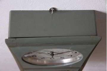 和製アンティーク　タカノ(高野精密工業)　電池式　文字盤が可愛いレトロポップな振り子時計(柱時計、壁掛け時計)(R-044745)