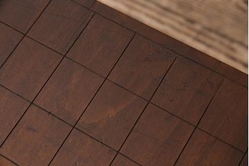 アンティーク雑貨　カツラ材　使い込まれた木の味わいを感じる将棋盤(花台、飾り台)(R-044756)