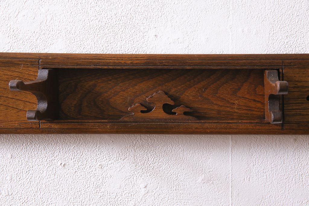 アンティーク雑貨　栓材　和空間にぴったりな透かし入りの帽子掛け(壁付け)(R-044758)