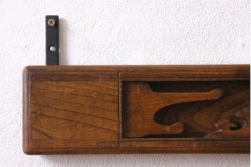 アンティーク雑貨　栓材　和空間にぴったりな透かし入りの帽子掛け(壁付け)(R-044758)