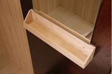 中古　伝統民芸家具　岩谷堂箪笥　当店リメイク　漆塗り　みちのく8号　荘厳な佇まいが魅力的な収納棚(キャビネット)(R-044762)
