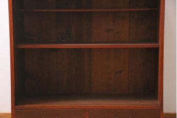 アンティーク家具　昭和初期　当店オリジナルガラス　花菱模様のガラスがおしゃれな引き出し付きの戸棚(収納棚、キャビネット)(R-044763)