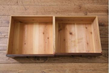 アンティーク家具　昭和初期　当店オリジナルガラス　花菱模様のガラスがおしゃれな引き出し付きの戸棚(収納棚、キャビネット)(R-044763)