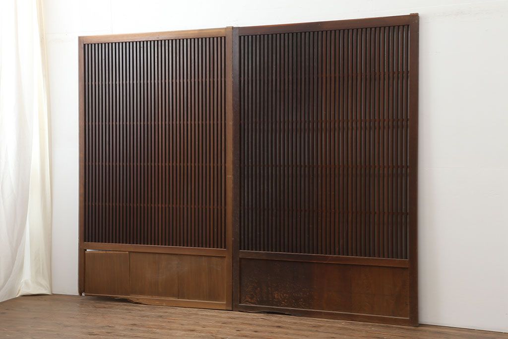 アンティーク建具　和製アンティーク　大正昭和初期　幅広　存在感抜群の格子戸2枚セット　(R-044764)