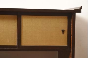 和製アンティーク　指物工芸家具　昭和初期　総楓(カエデ)材・鳥眼杢　最高級品!凝った造りの飾り棚(茶棚、陳列棚、収納棚、戸棚)(R-044771)