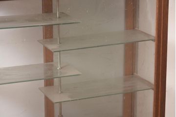 アンティーク家具　大正ロマン　栓材　クラシカルな雰囲気漂うガラスケース(ショーケース、飾り棚、陳列棚)(R-044772)