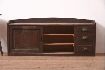 アンティーク家具　和モダンスタイルなどにおすすめな栓材製のローボード(収納棚、戸棚)(R-044773)