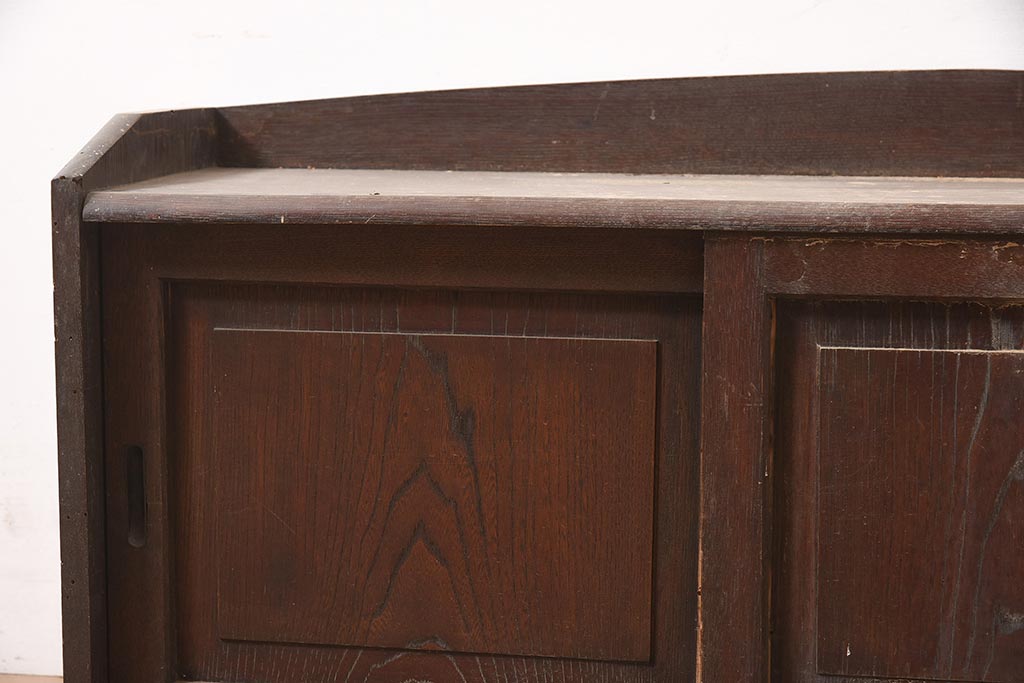 アンティーク家具　和モダンスタイルなどにおすすめな栓材製のローボード(収納棚、戸棚)(R-044773)