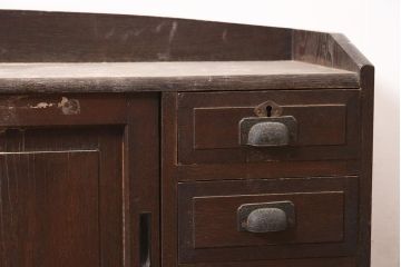 アンティーク家具　和モダンスタイルなどにおすすめな栓材製のローボード(収納棚、戸棚)(R-044773)