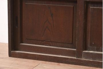 アンティーク家具　和モダンスタイルなどにおすすめな栓材製のローボード(収納棚、戸棚)(R-044773)