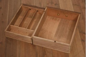 ビンテージ家具　和製ビンテージ　寄木細工　前面桑材・天板側面栓材・中桐材　パーケットが目を惹く戸棚(キャビネット、収納棚、茶箪笥、ヴィンテージ)(R-044775)