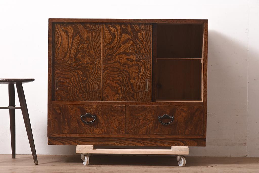 ビンテージ家具　民芸家具　前面欅(ケヤキ)材・中桐材　玉杢が魅力的な戸棚(収納棚、キャビネット)(R-044776)