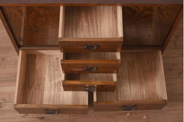 ビンテージ家具　民芸家具　前面欅(ケヤキ)材・中桐材　玉杢が魅力的な戸棚(収納棚、キャビネット)(R-044776)