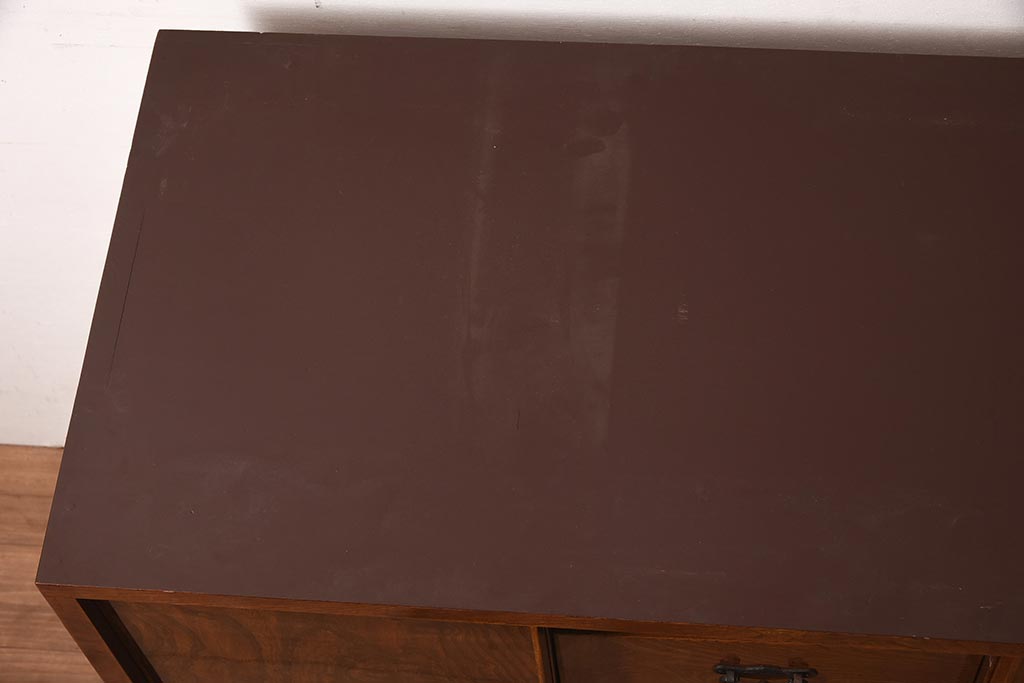 ビンテージ家具　民芸家具　前面欅(ケヤキ)材・中桐材　玉杢が魅力的な戸棚(収納棚、キャビネット)(R-044776)