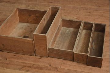 アンティーク家具　和製アンティーク　明治期　前面ケヤキ材　一本物　小ぶりサイズが珍しい階段箪笥(和箪笥)(R-044777)