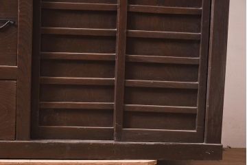 アンティーク家具　和製アンティーク　明治期　前面ケヤキ材　一本物　小ぶりサイズが珍しい階段箪笥(和箪笥)(R-044777)