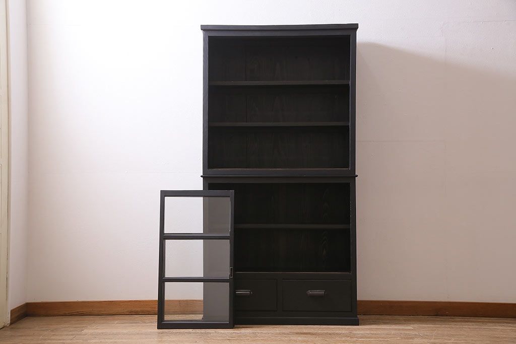 和製アンティーク　ペイント　渋くて格好良い重ね戸棚(収納棚、食器棚、本箱)(R-044780)