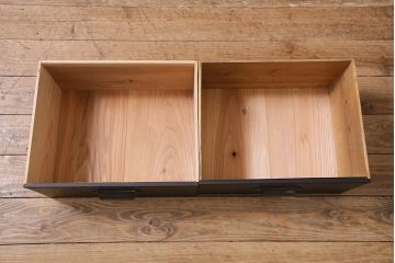 和製アンティーク　ペイント　渋くて格好良い重ね戸棚(収納棚、食器棚、本箱)(R-044780)