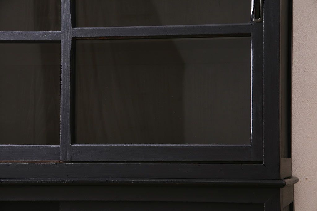 和製アンティーク　ペイント　渋くて格好良い重ね戸棚(収納棚、食器棚、本箱)(R-044780)