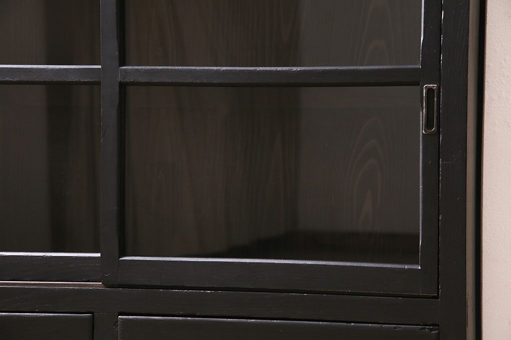 和製アンティーク　ペイント　渋くて格好良い重ね戸棚(収納棚、食器棚、本箱)(R-044780)