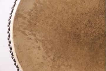 和楽器　昭和15年　宮本卯之助商店　特別上鳴保證　和太鼓　太鼓台・バチ付き(長胴太鼓、大太鼓、宮本卯之助製、約2尺)(R-044782)