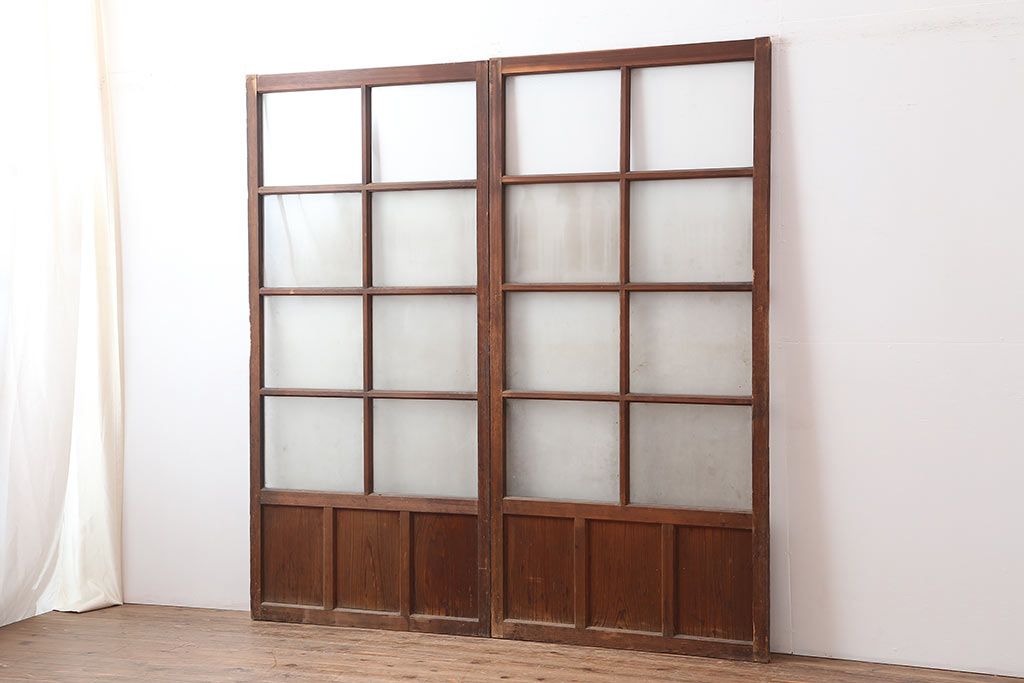 アンティーク建具　和製アンティーク　昭和中期　木味が魅力のレトロなガラス戸2枚セット(引き戸、建具)(R-044783)