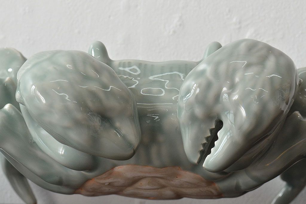 青磁置物 昭和初期 肥前 鍋島青山作 青磁 蟹置物(置き物 オブジェ 台座付